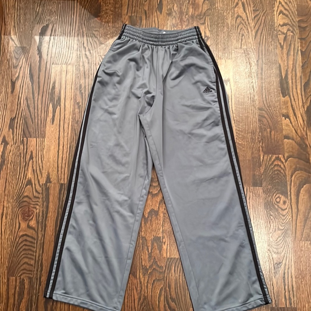 Mens gray Adidas sweatpants size 34